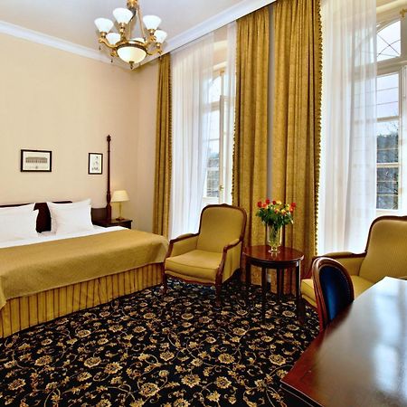 Gourmet Hotel Villa Patriot Mariánské Lázně Exteriör bild