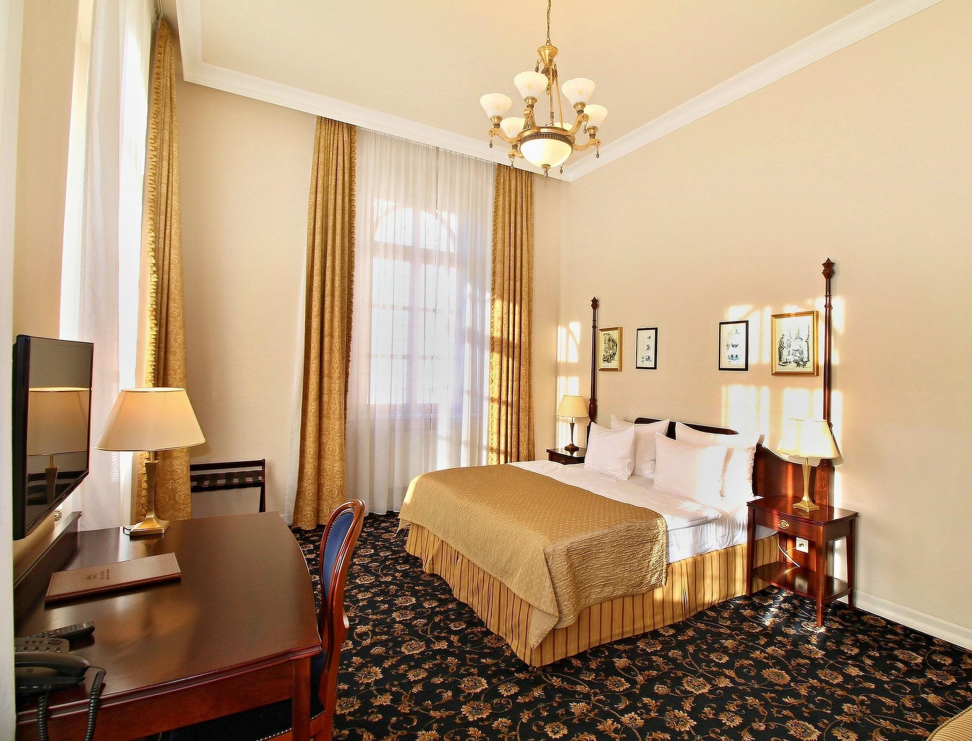 Gourmet Hotel Villa Patriot Mariánské Lázně Exteriör bild