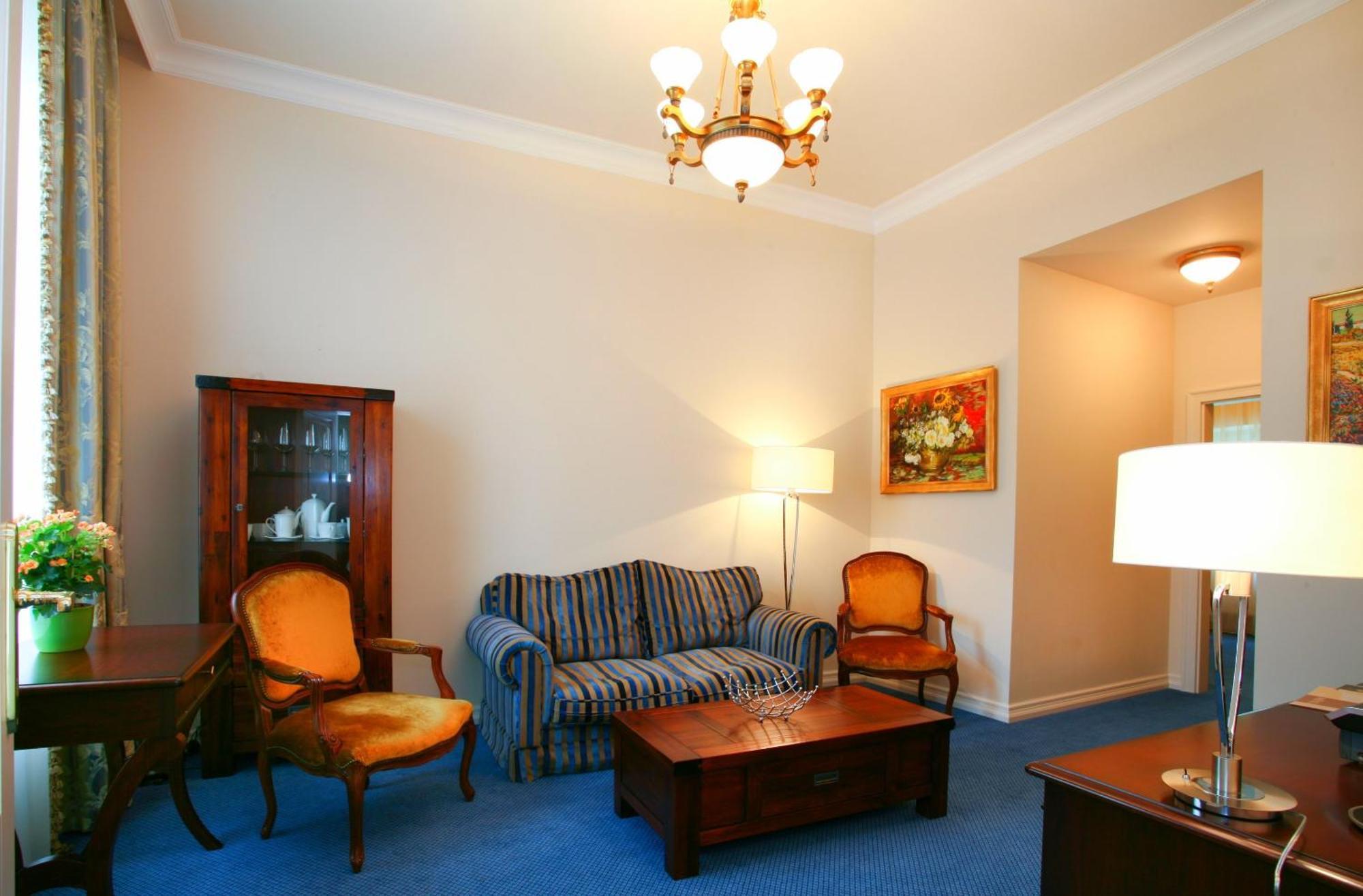 Gourmet Hotel Villa Patriot Mariánské Lázně Exteriör bild